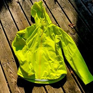 Women’s Mountain Hardware rain jacket